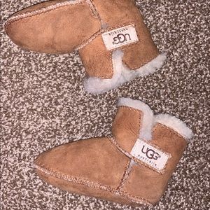 Toddler uggs 5/6 (medium)